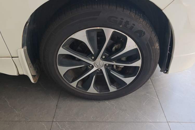 Used Honda Avancier 2017 240TURBO Two-Wheel Drive Premium Edition Right Front Wheel Hub