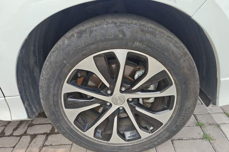 Used Honda Avancier 2017 240TURBO Two-Wheel Drive Elite Edition Right Front Wheel Hub