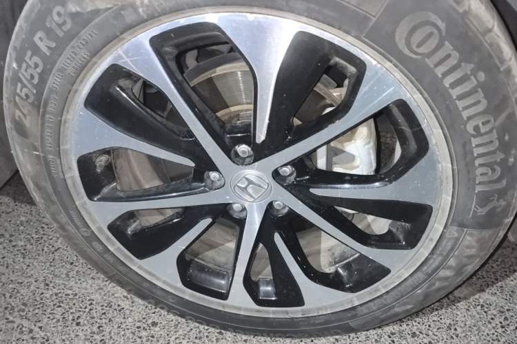 Used Honda Avancier 2017 240TURBO Two-Wheel Drive Elite Edition Right Front Wheel Hub
