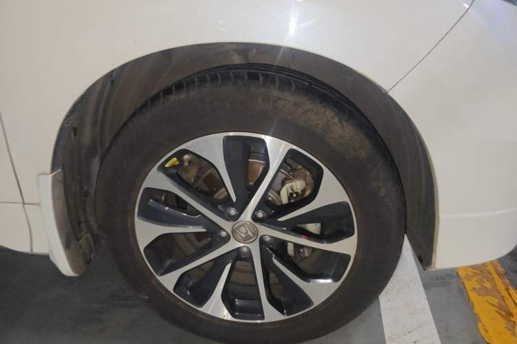 Used Honda Avancier 2017 240TURBO Two-Wheel Drive Premium Edition Right Front Wheel Hub