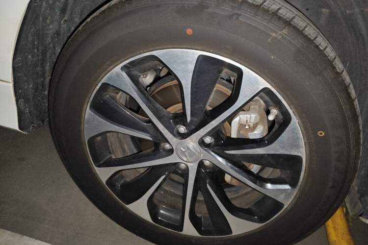 Used Honda Avancier 2017 240TURBO Two-Wheel Drive Premium Edition Right Front Wheel Hub