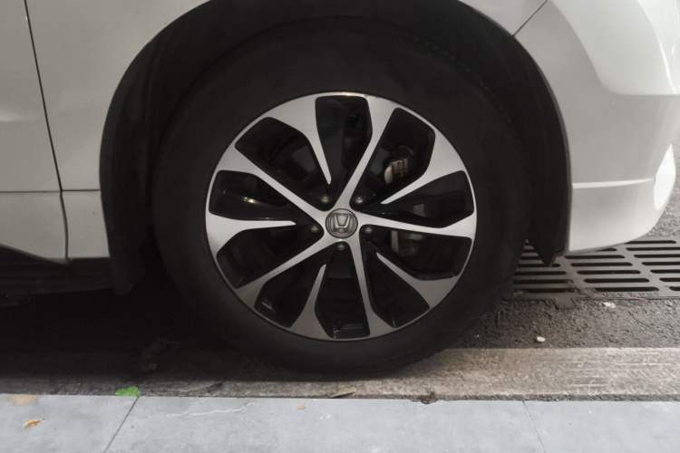 Used Honda Avancier 2017 240TURBO Two-Wheel Drive Elite Edition Right Front Wheel Hub