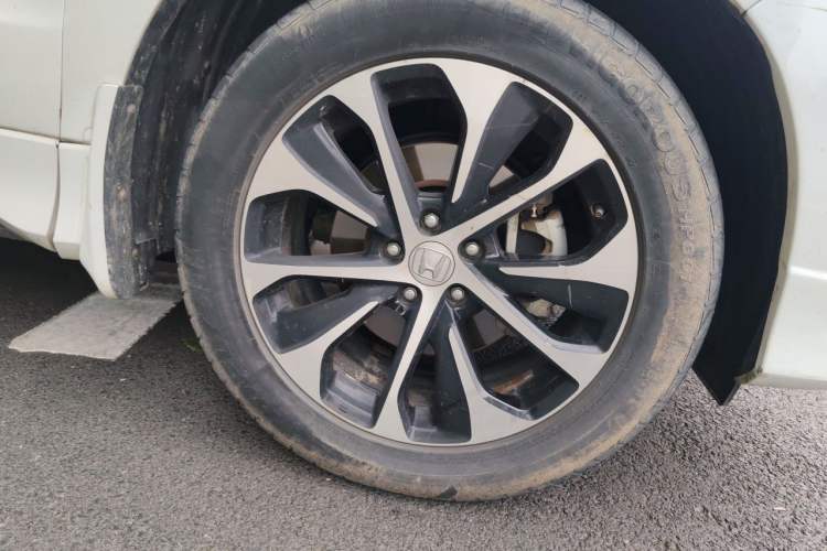 Used Honda Avancier 2017 240TURBO Two-Wheel Drive Premium Edition Right Front Wheel Hub