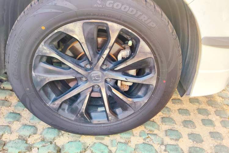 Used Honda Avancier 2017 240TURBO Two-Wheel Drive Premium Edition Right Front Wheel Hub