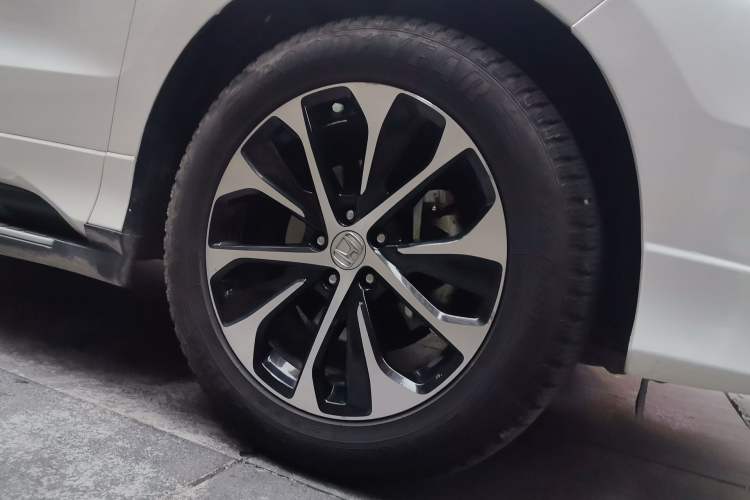 Used Honda Avancier 2017 240TURBO Two-Wheel Drive Luxury Edition Right Front Wheel Hub