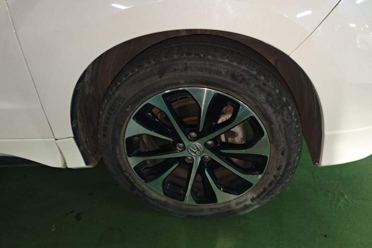 Used Honda Avancier 2017 240TURBO Two-Wheel Drive Premium Edition Right Front Wheel Hub