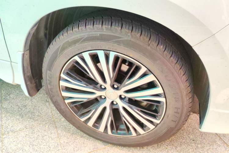 Used Honda Avancier 2017 240TURBO Two-Wheel Drive Premium Edition Right Front Wheel Hub