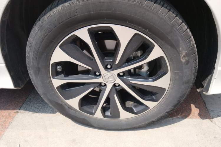 Used Honda Avancier 2017 240TURBO Two-Wheel Drive Premium Edition Right Front Wheel Hub
