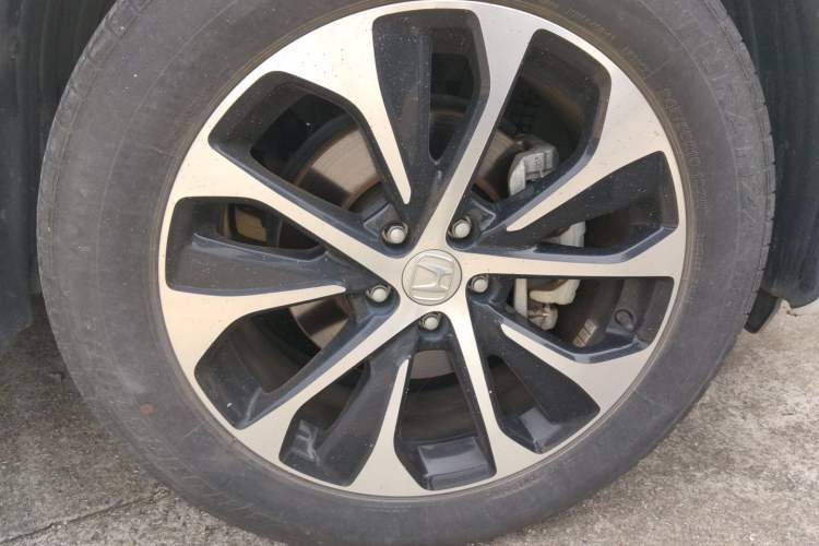 Used Honda Avancier 2017 240TURBO Two-Wheel Drive Elite Edition Right Front Wheel Hub