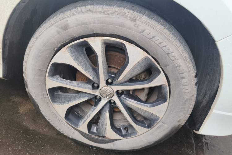 Used Honda Avancier 2017 240TURBO Two-Wheel Drive Elite Edition Right Front Wheel Hub