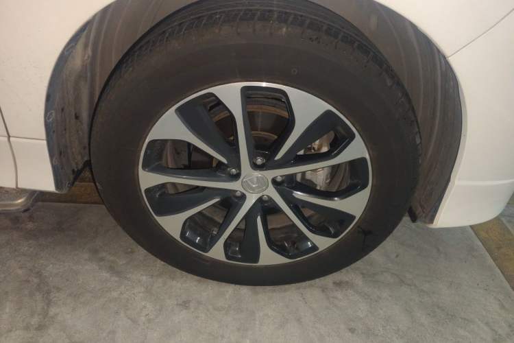 Used Honda Avancier 2017 240TURBO Two-Wheel Drive Comfort Version Right Front Wheel Hub