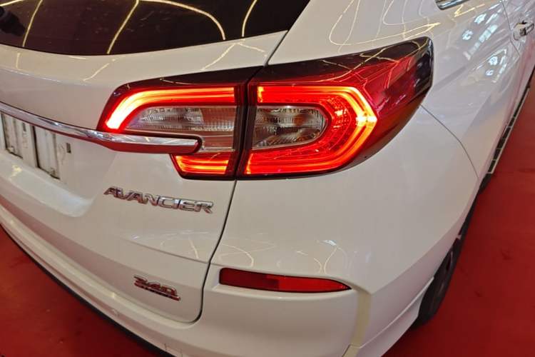 Used Honda Avancier 2017 240TURBO Two-Wheel Drive Elite Edition Right Rear Taillight