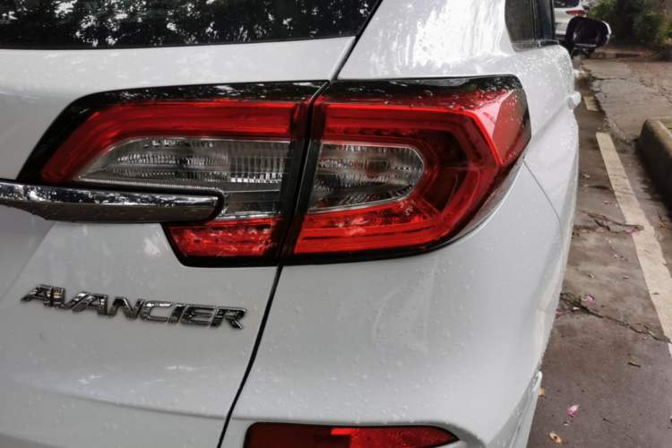 Used Honda Avancier 2017 240TURBO Two-Wheel Drive Luxury Edition Right Rear Taillight