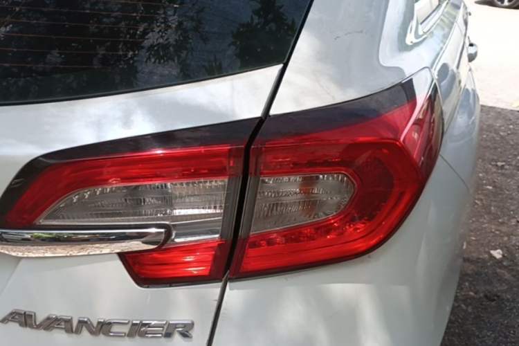 Used Honda Avancier 2017 240TURBO Two-Wheel Drive Premium Edition Right Rear Taillight
