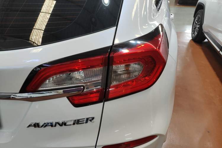 Used Honda Avancier 2017 240TURBO Two-Wheel Drive Premium Edition Right Rear Taillight