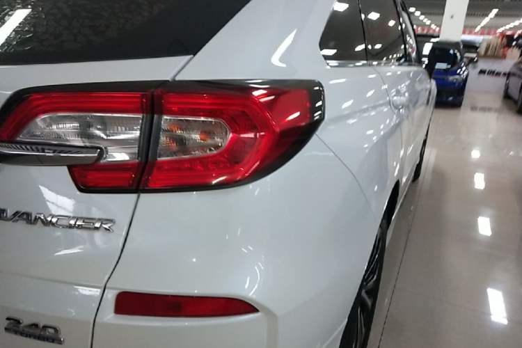 Used Honda Avancier 2017 240TURBO Two-Wheel Drive Luxury Edition Right Rear Taillight