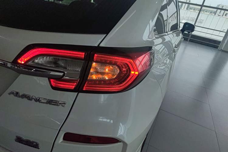 Used Honda Avancier 2017 240TURBO Two-Wheel Drive Premium Edition Right Rear Taillight