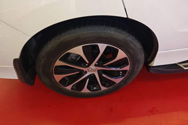Used Honda Avancier 2017 240TURBO Two-Wheel Drive Elite Edition Right Rear Wheel Hub
