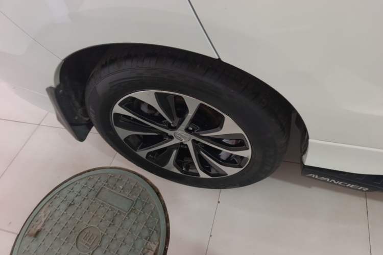 Used Honda Avancier 2017 240TURBO Two-Wheel Drive Elite Edition Right Rear Wheel Hub