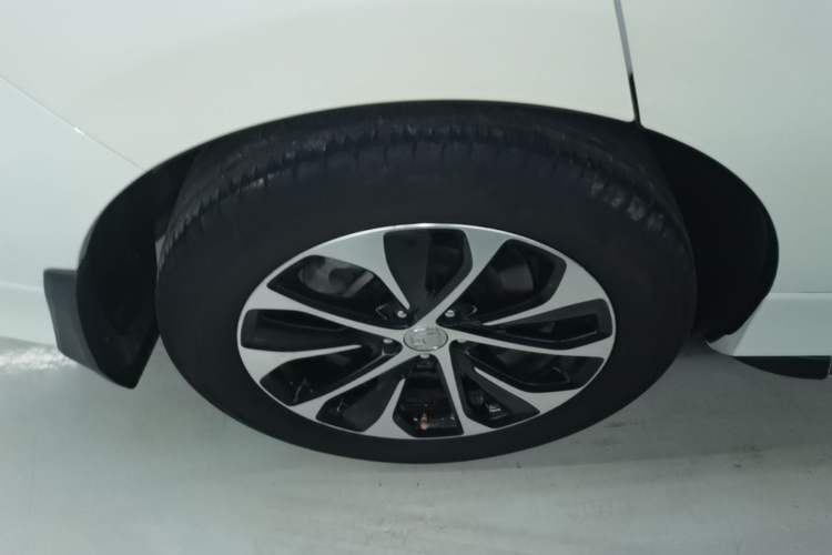 Used Honda Avancier 2017 240TURBO Two-Wheel Drive Premium Edition Right Rear Wheel Hub