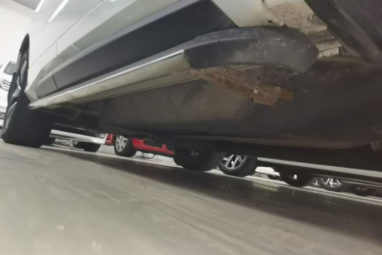 Used Honda Avancier 2017 240TURBO Two-Wheel Drive Premium Edition Right Side Sill