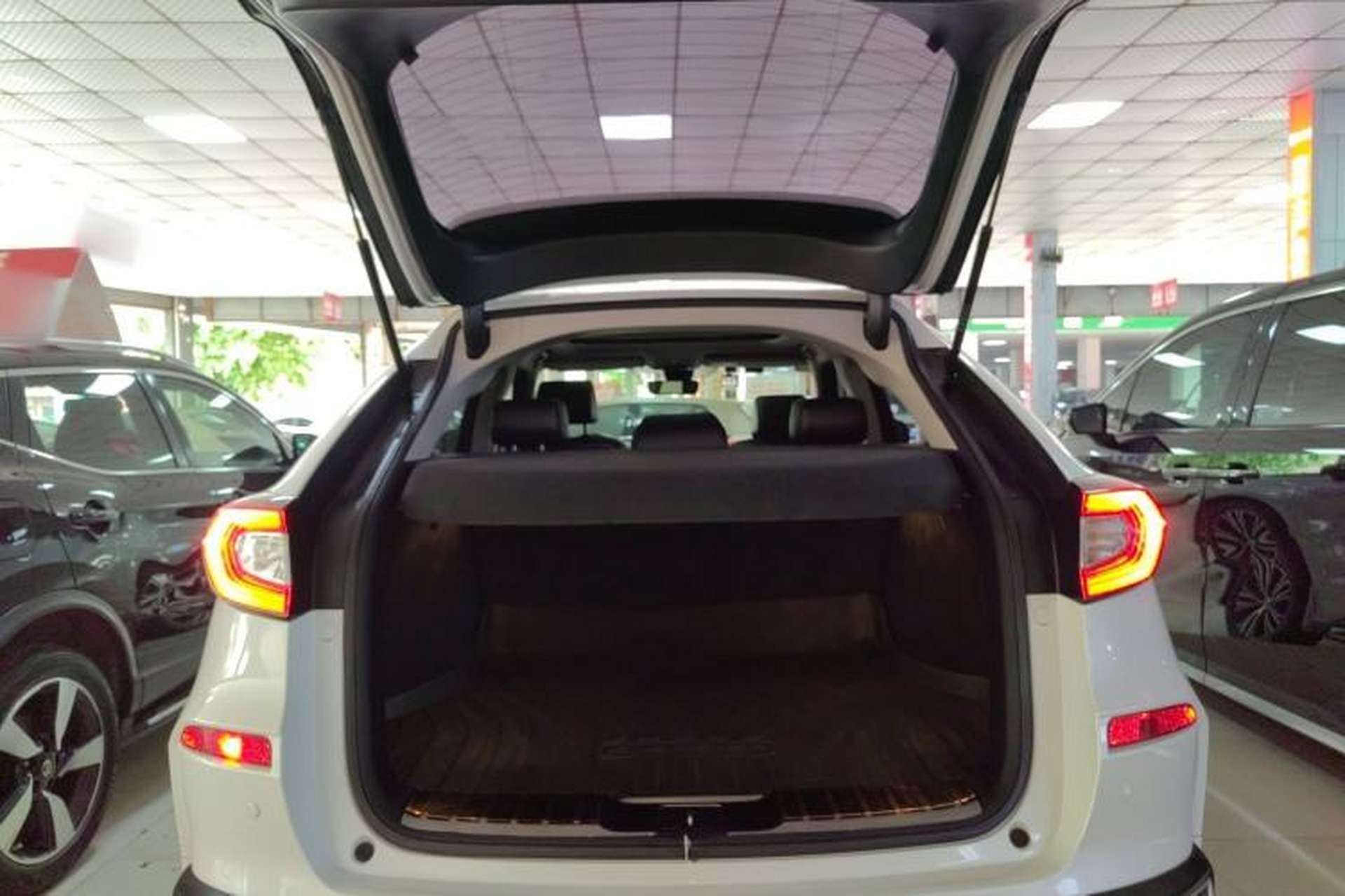 Used Honda Avancier 2017 370TURBO 2WD Luxury Edition Trunk