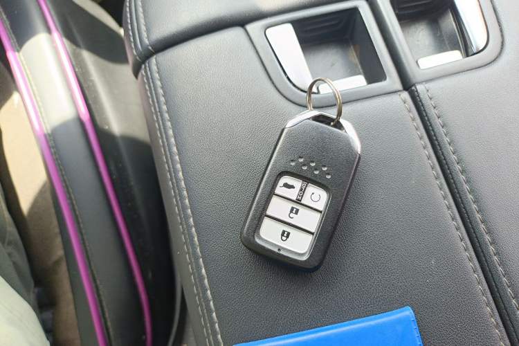 Used Honda Avancier 2017 240TURBO Two-Wheel Drive Premium Edition Vehicle Key