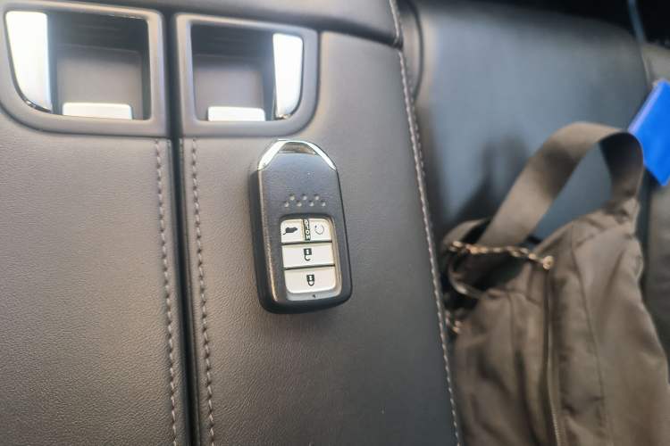 Used Honda Avancier 2017 240TURBO Two-Wheel Drive Premium Edition Vehicle Key