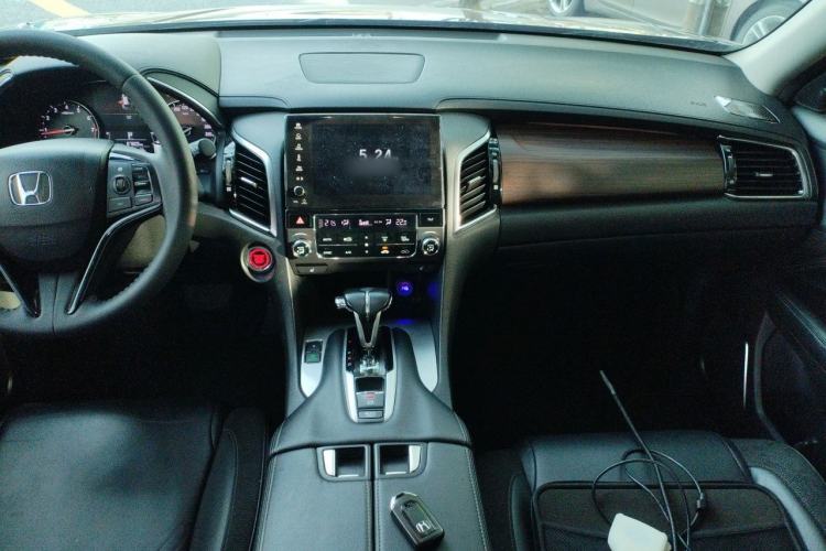 Used Honda Avancier 2017 240TURBO Two-Wheel Drive Premium Edition Center Console