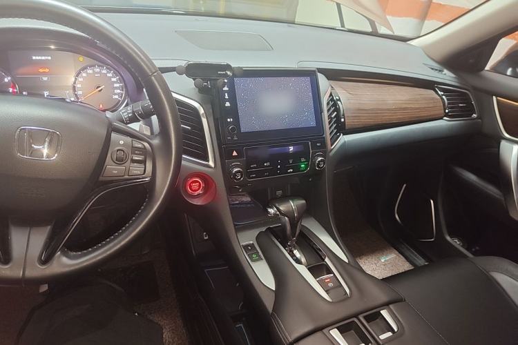Used Honda Avancier 2017 240TURBO Two-Wheel Drive Premium Edition Center Console