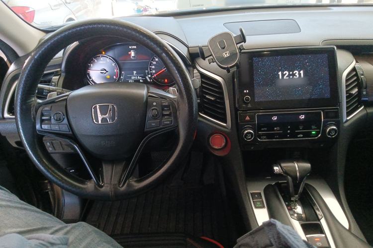 Used Honda Avancier 2017 240TURBO Two-Wheel Drive Premium Edition Center Console