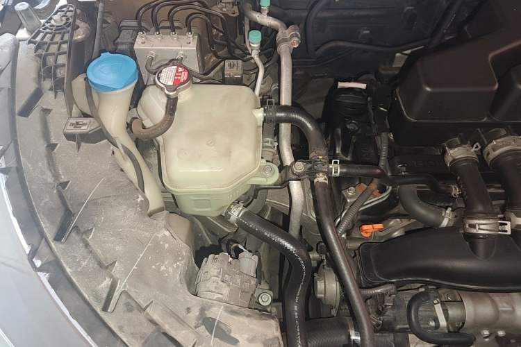 Used Honda Avancier 2017 240TURBO Two-Wheel Drive Premium Edition Engine Bay Right