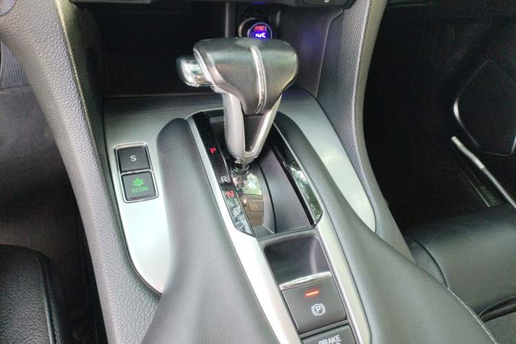 Used Honda Avancier 2017 240TURBO Two-Wheel Drive Premium Edition Gear Lever