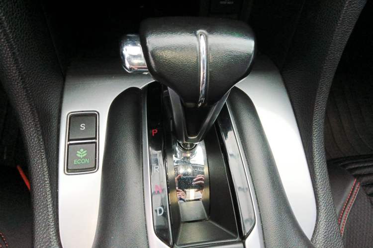 Used Honda Avancier 2017 240TURBO Two-Wheel Drive Premium Edition Gear Lever