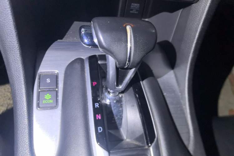 Used Honda Avancier 2017 240TURBO Two-Wheel Drive Premium Edition Gear Lever
