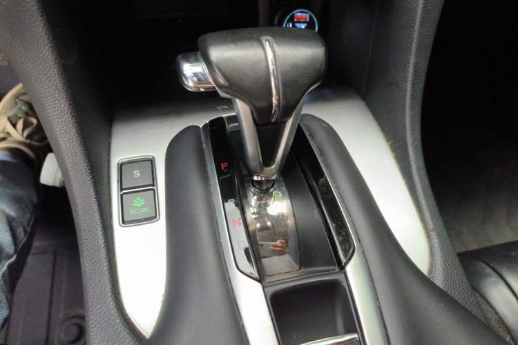 Used Honda Avancier 2017 240TURBO Two-Wheel Drive Premium Edition Gear Lever