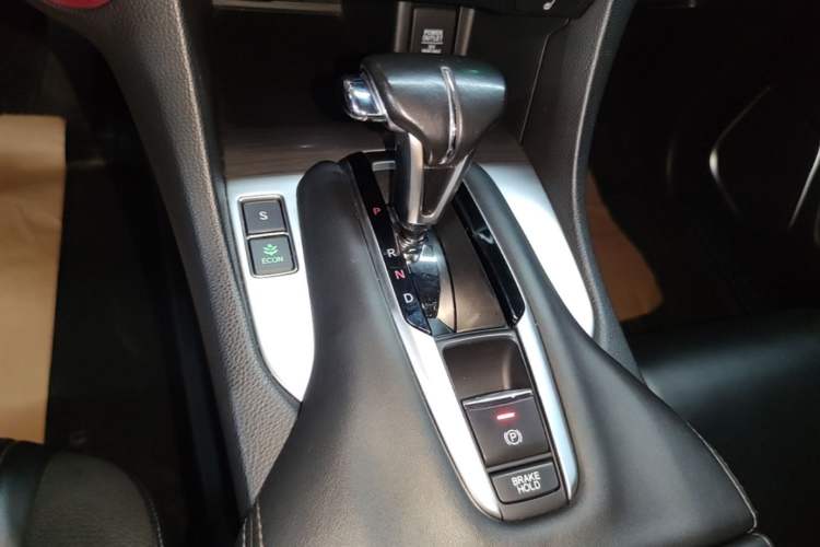 Used Honda Avancier 2017 240TURBO Two-Wheel Drive Premium Edition Gear Lever
