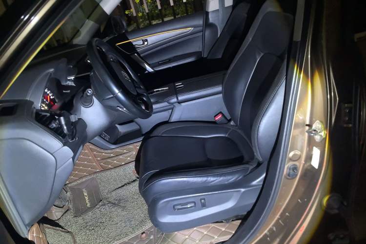 Used Honda Avancier 2017 240TURBO Two-Wheel Drive Premium Edition Left Front Seat