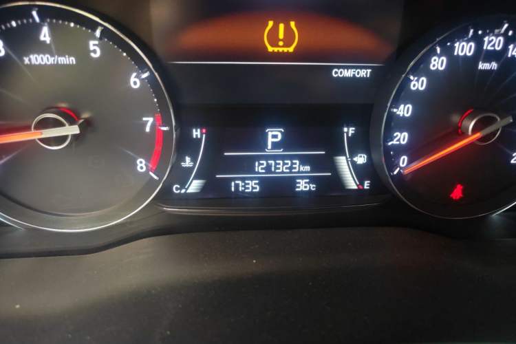 Used Honda Avancier 2017 370TURBO Four-Wheel Drive Prestige Edition Odometer Close Up