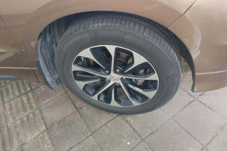 Used Honda Avancier 2017 240TURBO Two-Wheel Drive Premium Edition Right Front Wheel Hub