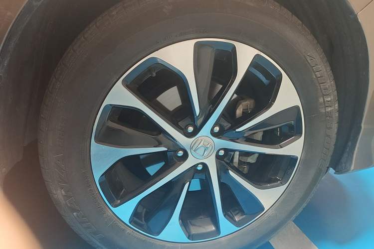 Used Honda Avancier 2017 240TURBO Two-Wheel Drive Premium Edition Right Front Wheel Hub