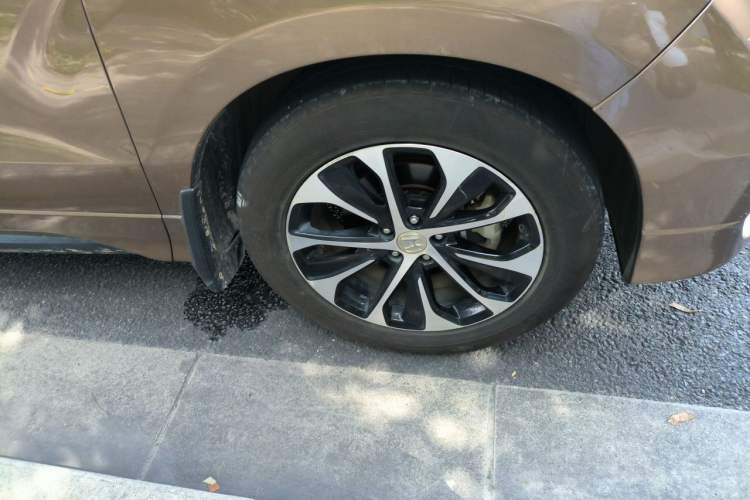 Used Honda Avancier 2017 240TURBO Two-Wheel Drive Premium Edition Right Front Wheel Hub