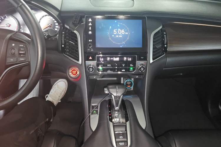 Used Honda Avancier 2019 240TURBO Two-Wheel Drive Premium Edition Audio And AC Panel