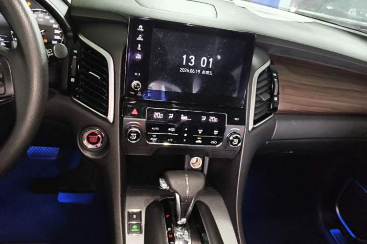 Used Honda Avancier 2019 240TURBO Two-Wheel Drive Elite Edition Audio And AC Panel