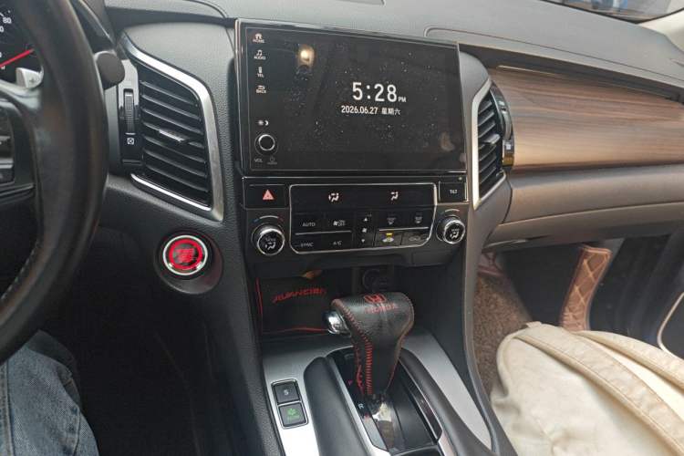 Used Honda Avancier 2019 240TURBO Two-Wheel Drive Comfort Version Audio And AC Panel