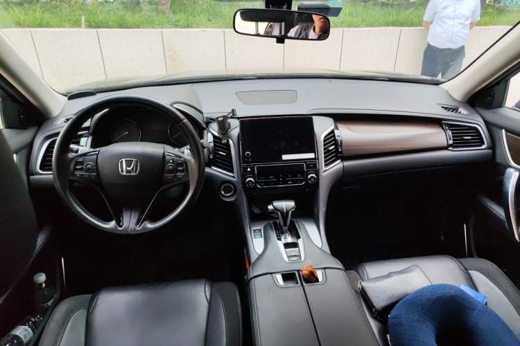 Used Honda Avancier 2019 240TURBO Two-Wheel Drive Luxury Edition Center Console