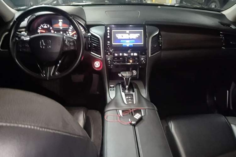 Used Honda Avancier 2019 240TURBO Two-Wheel Drive Luxury Edition Center Console