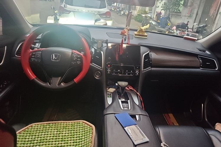 Used Honda Avancier 2019 240TURBO Two-Wheel Drive Elite Edition Center Console