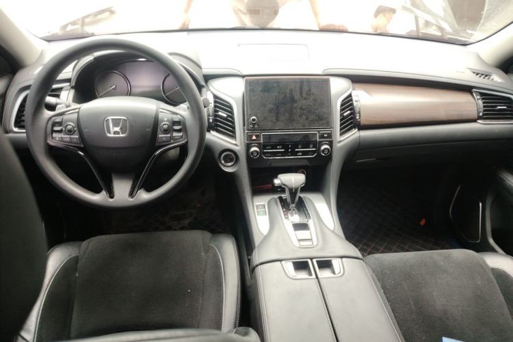 Used Honda Avancier 2019 240TURBO Two-Wheel Drive Elite Edition Center Console