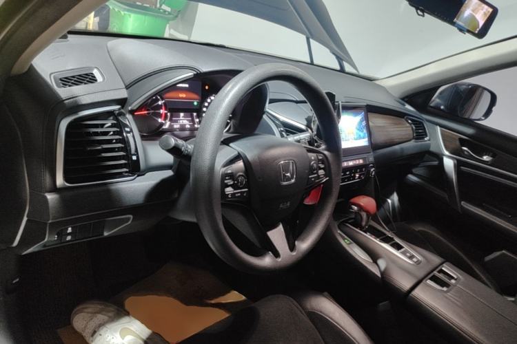 Used Honda Avancier 2019 240TURBO Two-Wheel Drive Elite Edition Center Console